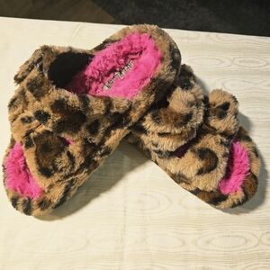 EUC CAPE ROBBIN LEOPARD FUR ADJUSTABLE SLIDES SIZE 7